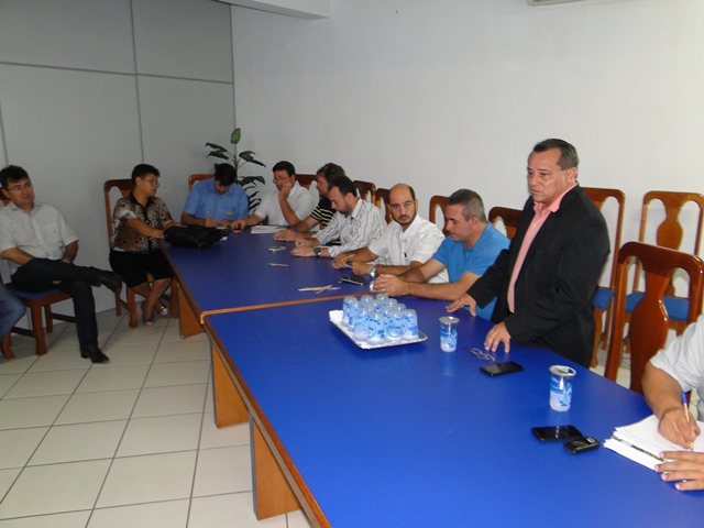 Assessor da Secr. de Políticas Institucionais, Wellington Silva em reunião na Câmara de Juara.