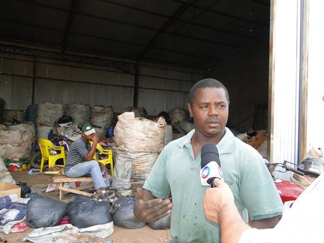 José Gomes, trabalha com reciclagem.