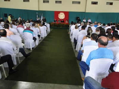 Posse da prefeita, vice e vereadores.