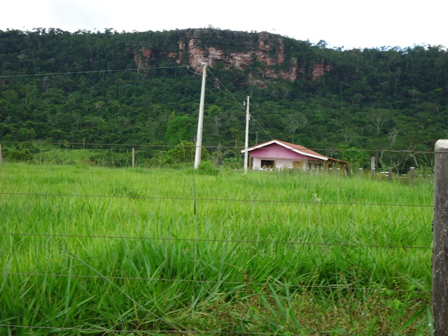 Residência já energizada nos assentamentos.