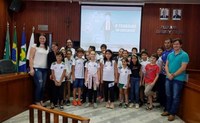 Alunos do 'Instituto Saber' visitam Câmara de Vereadores de Juara.