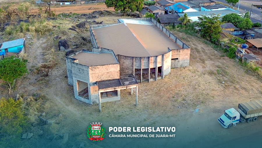 Câmara faz parceria com o Sistema Prisional para a limpeza dos terrenos da obra inacabada