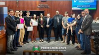 Câmara homenageia Professor e Alunos por Projeto de Reciclagem de Lixo Eletrônico