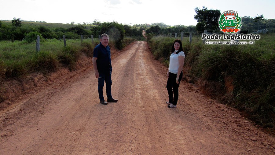 Estrada da Linha Esperancinha recebe patrolamento e vereadores fiscalizam as obras.