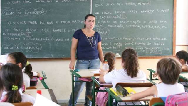 Hoje, 15 de outubro é Dia do Professor.