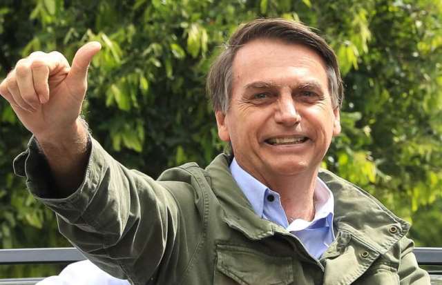 Jair Messias Bolsonaro (PSL) é eleito presidente do Brasil.