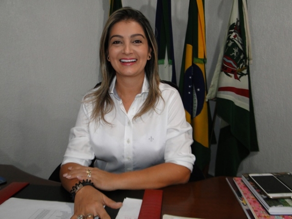 Justiça acata pedido do MP e afasta Luciane Bezerra do cargo de prefeita de Juara.