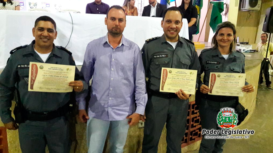 Militares da Escola Tiradentes recebem homenagem da Câmara de Vereadores.