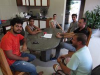 Moradores do Bairro Jardim Floresta fazem reunião e pedem apoio do  presidente da Câmara Municipal.