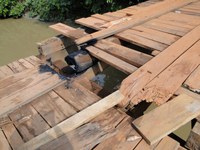 Ponte queimada no Corgão foi refeita depois de pedido da Vereadora Nilza Paraná .