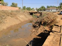 Pontes serão substituídas por tubulação e córregos estão sendo limpos.