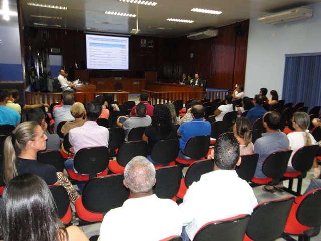 Populares lotam a Câmara de Juara para debater a LOA/2017.