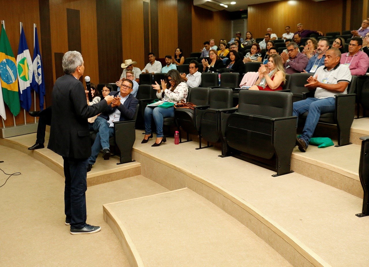 Presidente da AMM defende união de prefeitos e vereadores em defesa dos municípios de MT.