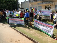 Trabalhadores fizeram manifestação em frente ao INSS/Juara.