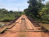 Vereadora Ulliane cobra recuperação da ponte sobre o Rio Araputanga.