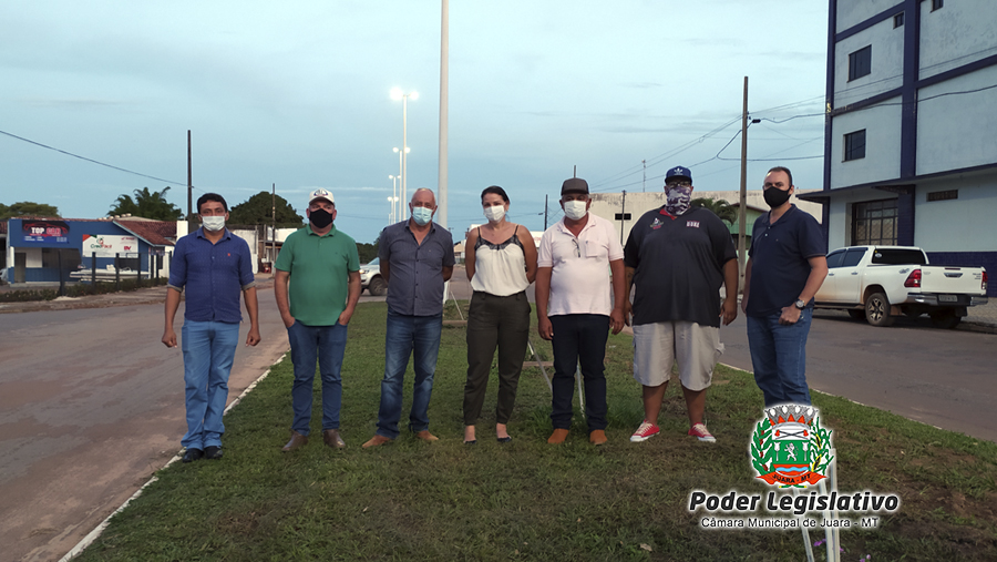 Vereadores e prefeito acompanharam trabalho de iluminação pública realizado na Avenida Mato Grosso.