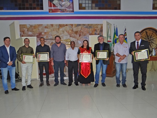 Vereadores participam de seminário da Igreja Quadrangular.