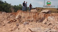 Vereadores vistoriam obras de recuperação de estradas nas linhas Boi Guará Pindorama e Rio dos Peixes.