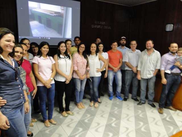 Voluntários se unem para criar associação de proteção aos  animais.